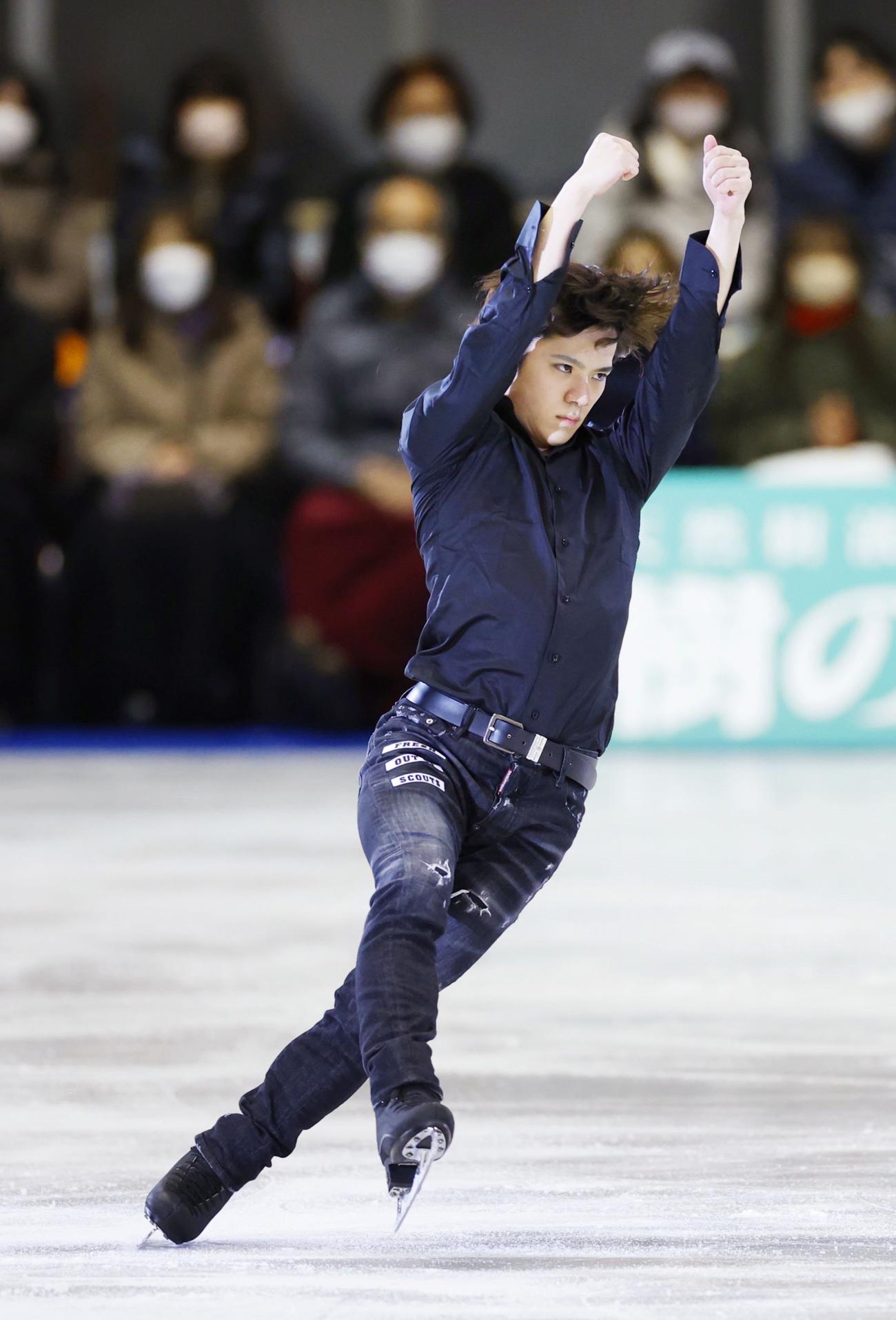 演技する宇野昌磨（共同）