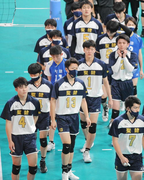 春高バレー】聖隷クリストファー初戦敗退、エース小野駿太主将アタック