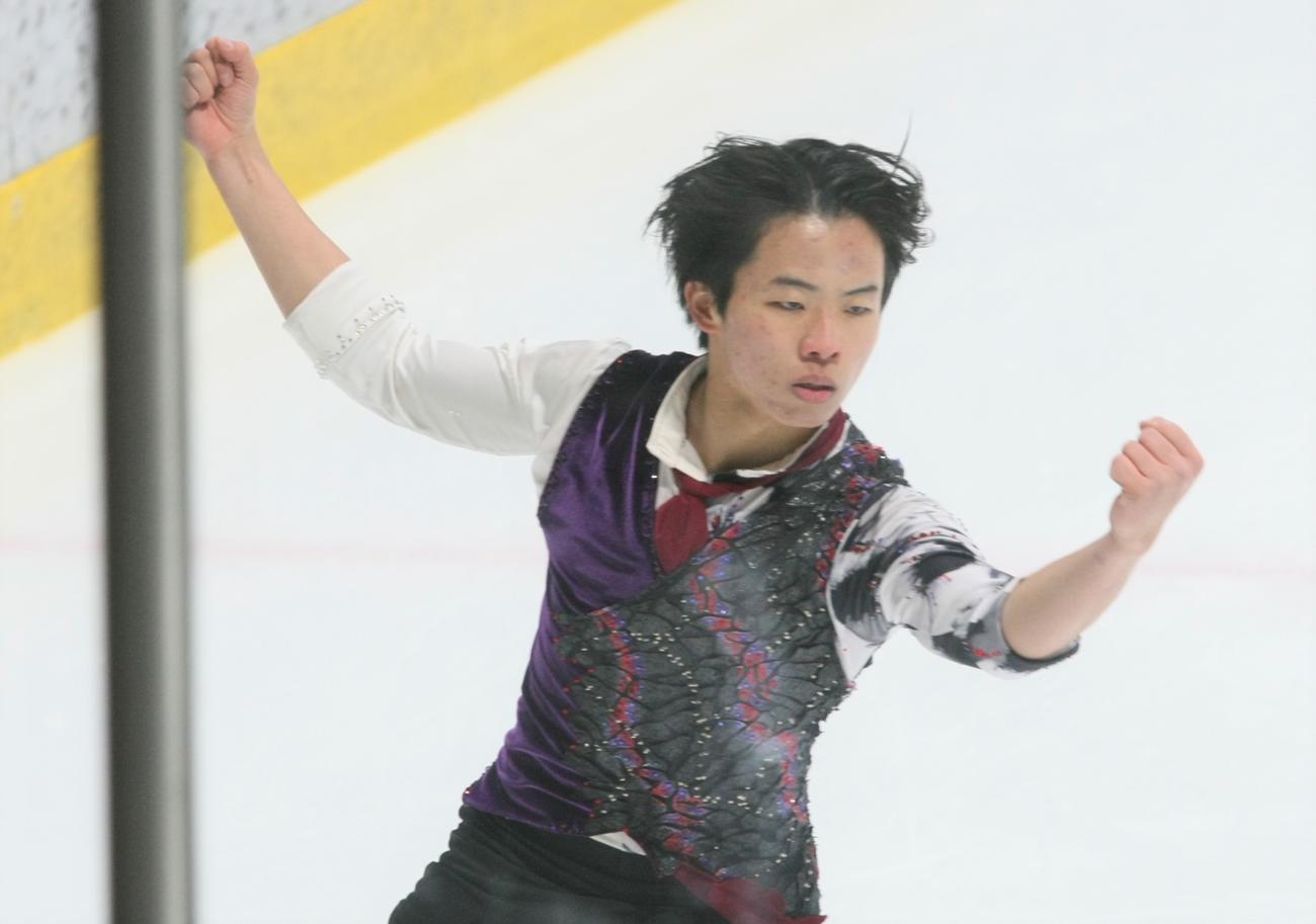 フリーで力強い演技を披露する森口（撮影・藤塚大輔）