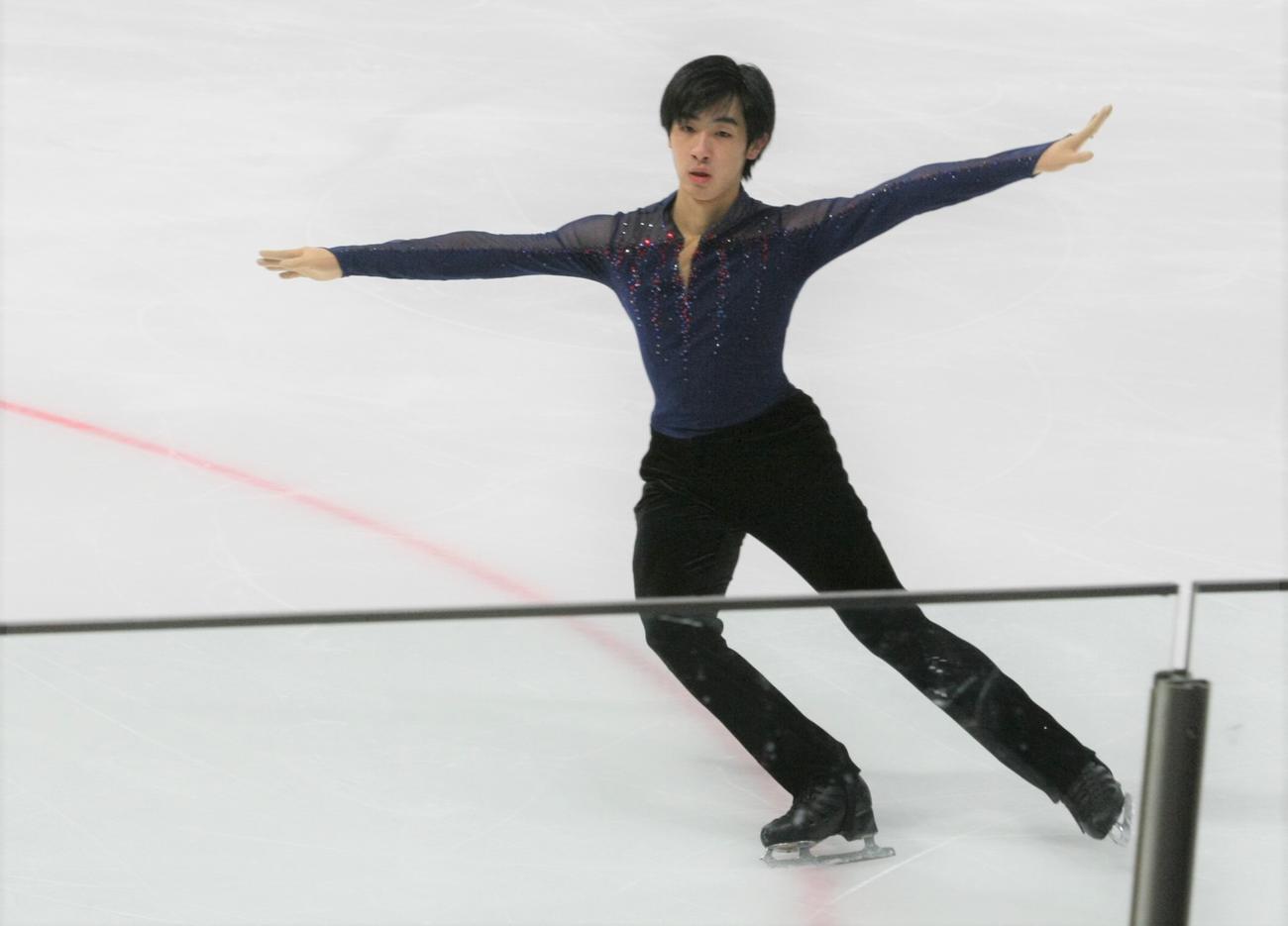 フリーで力強い演技を披露する壷井（撮影・藤塚大輔）