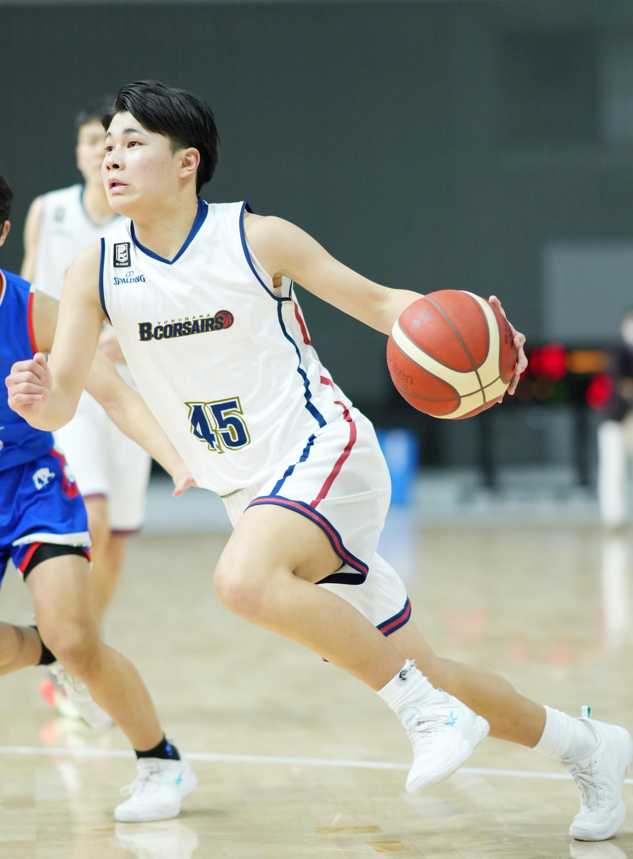 第3Q、突破する横浜ビー・コルセアーズU15の高島（撮影・菅敏）