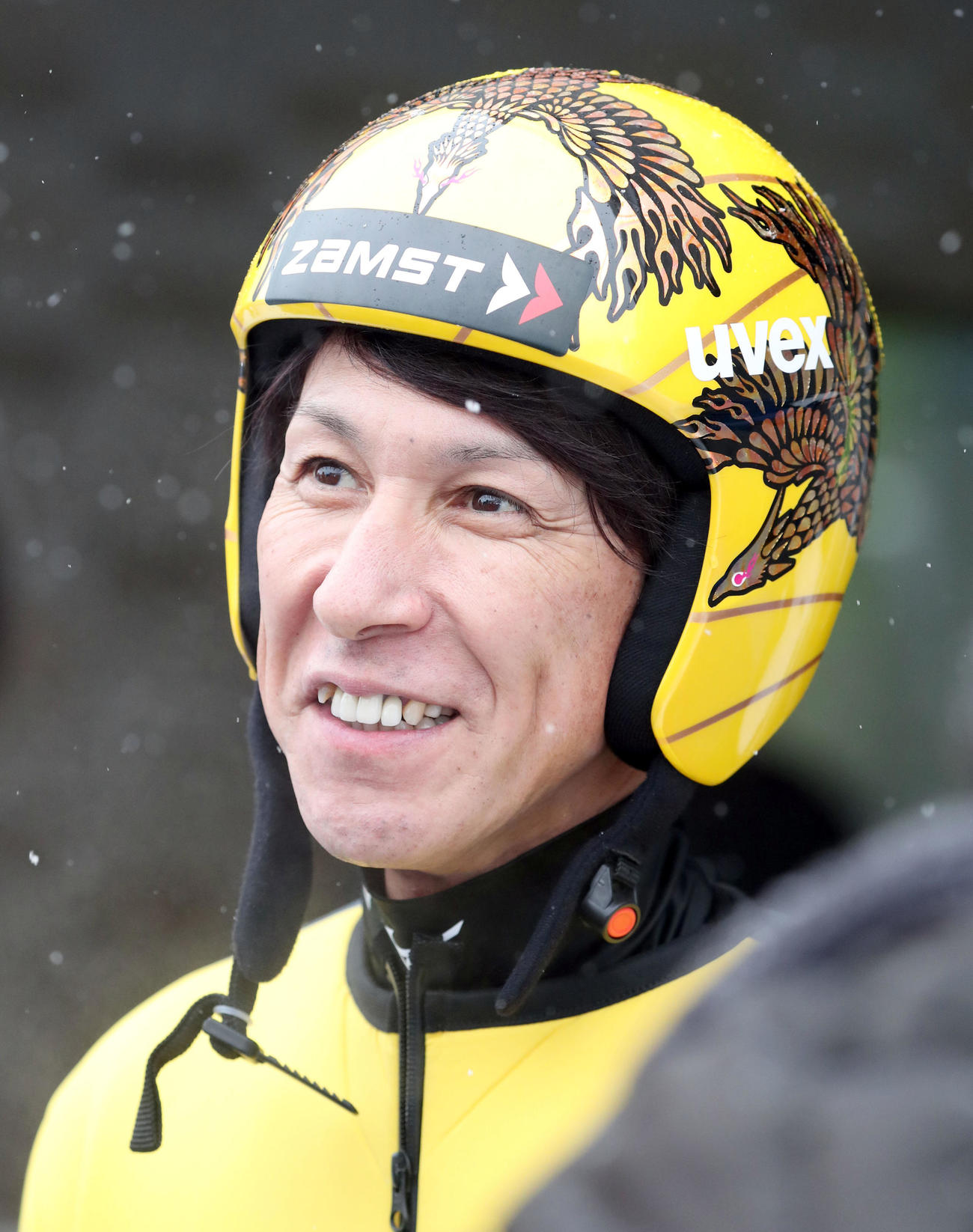 記録会を終え笑顔で囲み取材に応じる葛西（撮影・佐藤翔太）