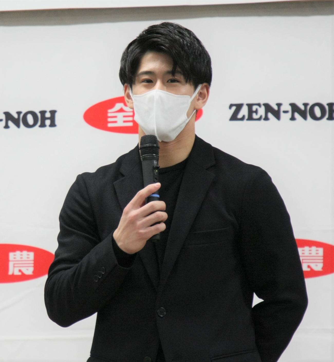 「ユメトコメキャンペーン」千葉米贈呈式に出席した公式アンバサダーの橋本（撮影・藤塚大輔）