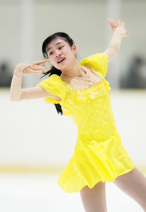 女子SPで演技する岩崎（撮影・横山健太）