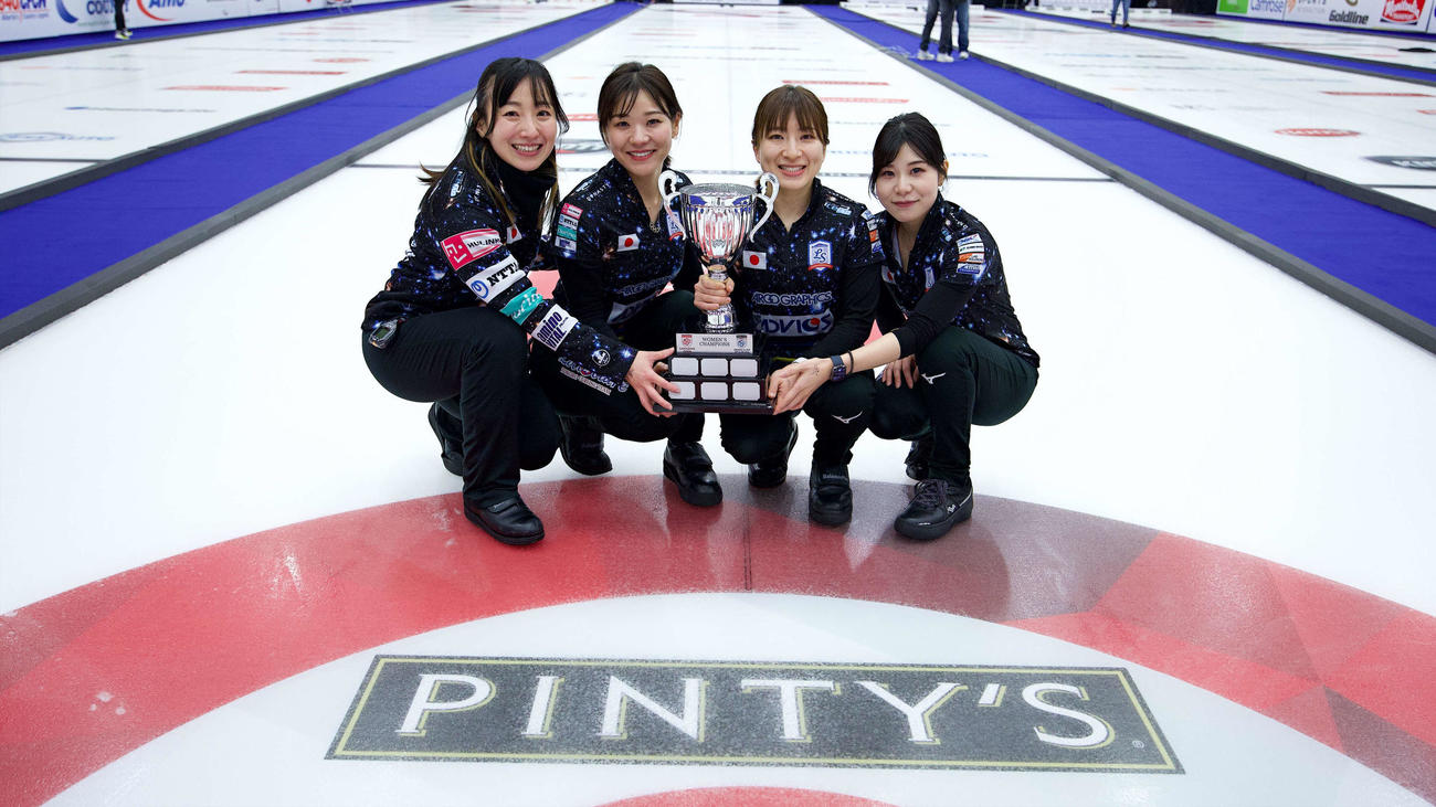 優勝したロコ・ソラーレ(C)Anil Mungal／Grand Slam of Curling