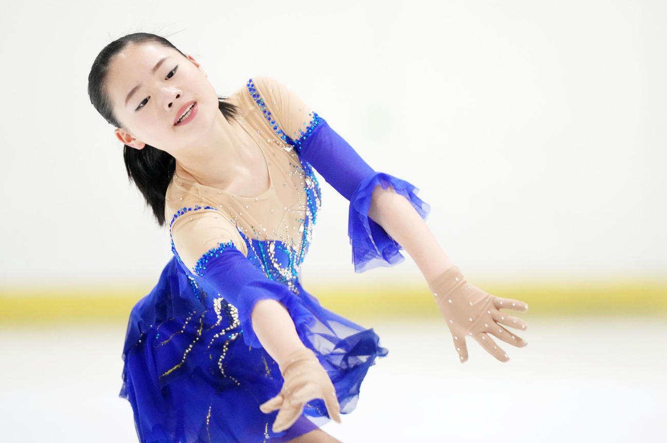 女子フリーで演技する奥野（撮影・横山健太）