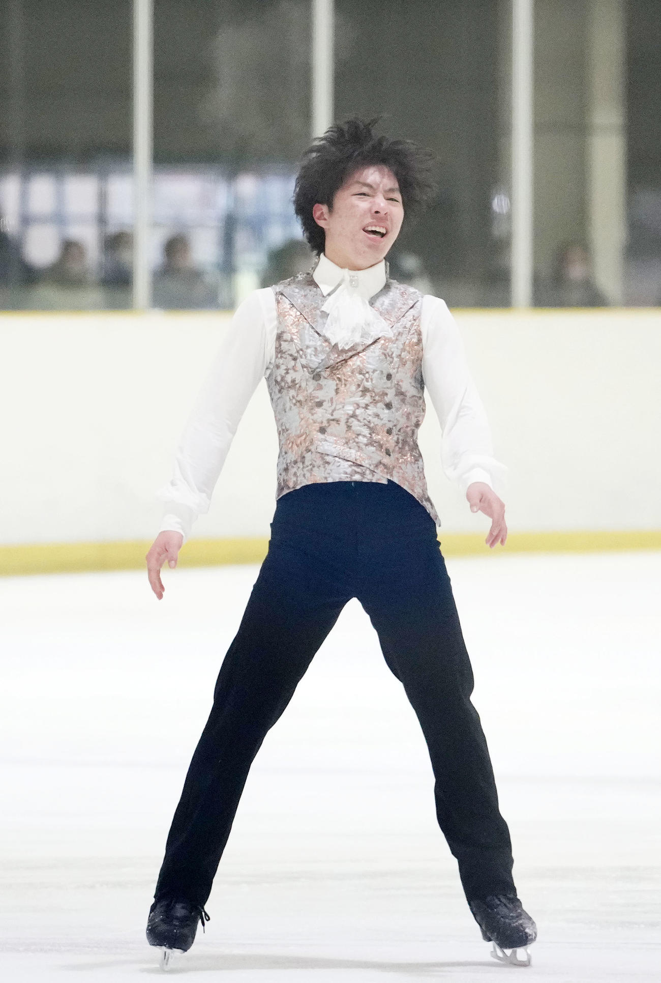 男子フリーを終え笑顔を見せる三浦（撮影・横山健太）