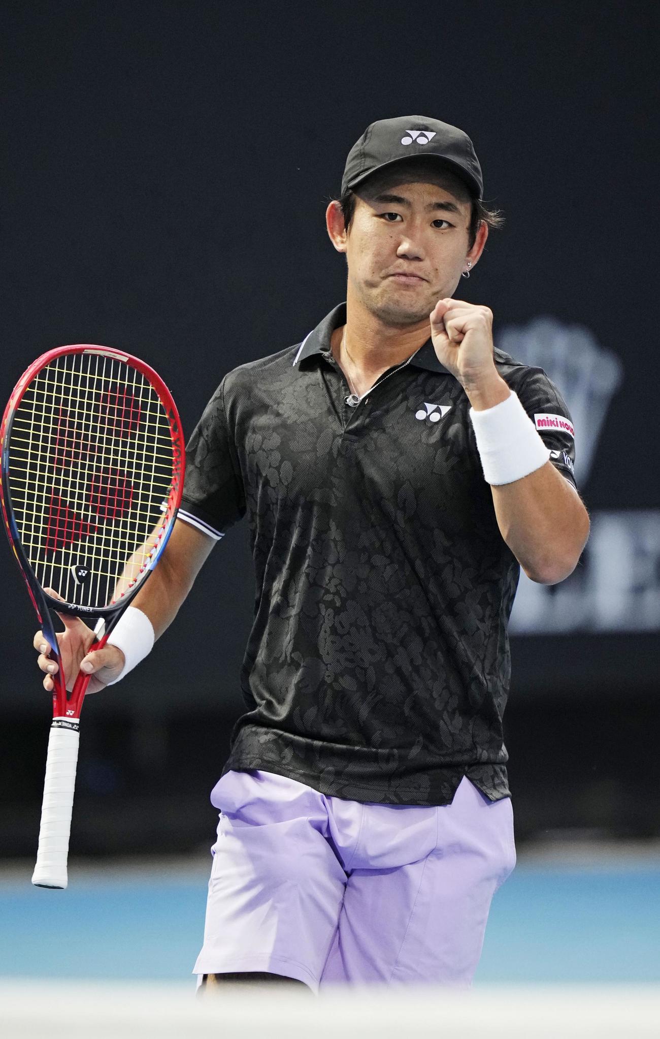 男子シングルス2回戦を突破した西岡良仁（共同）