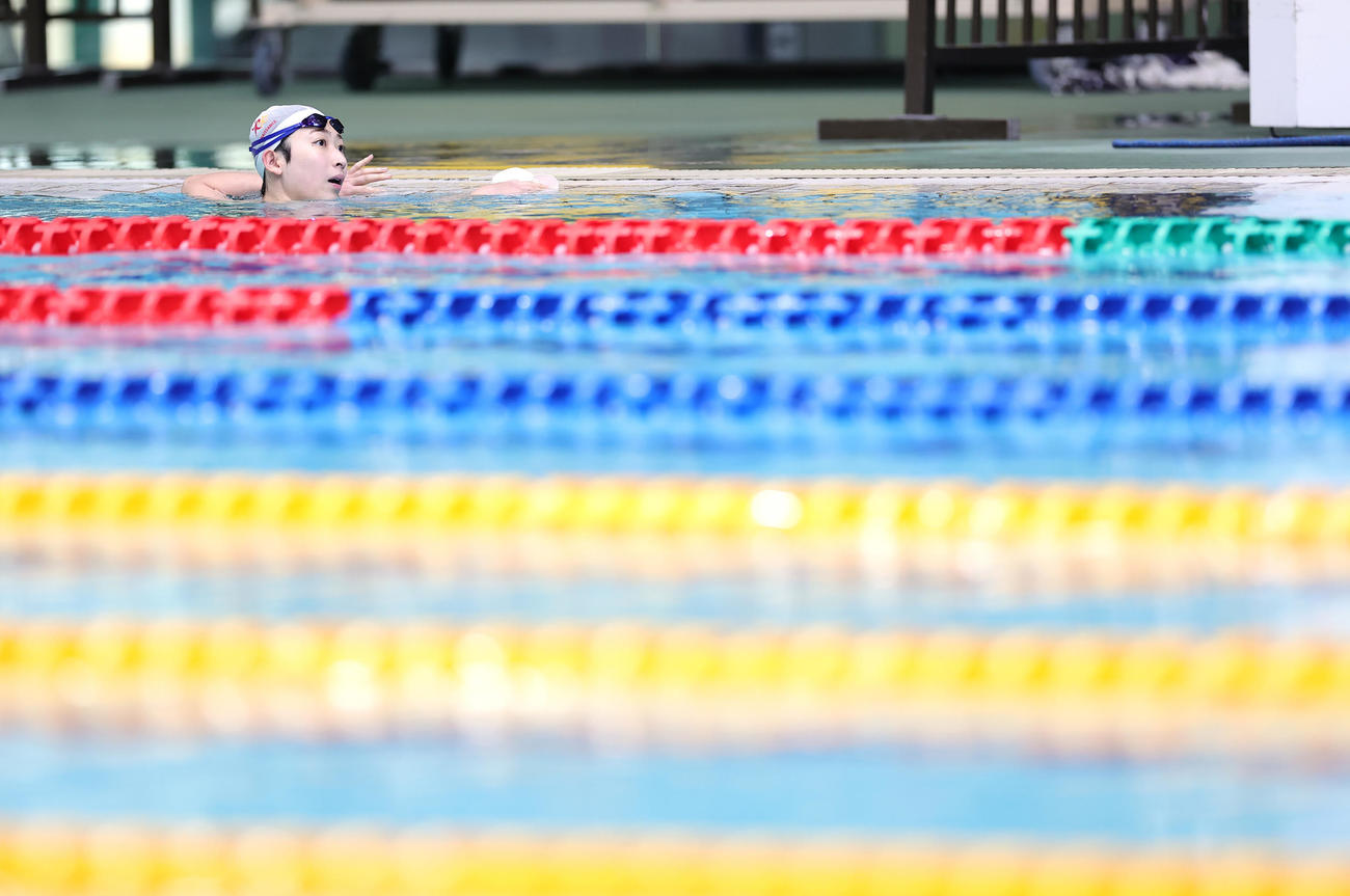 女子200メートル自由形予選を終えた池江（撮影・足立雅史）