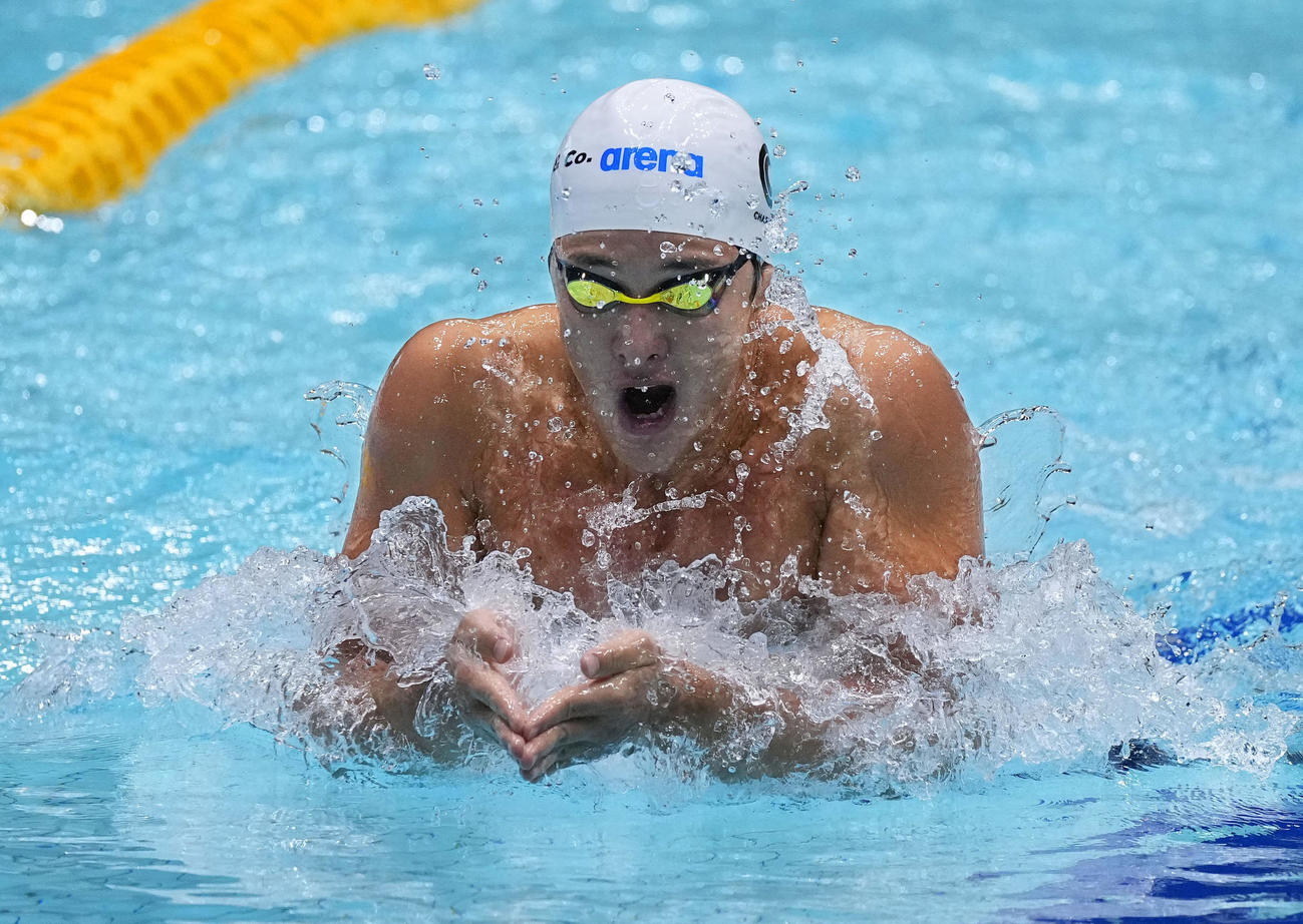 男子200メートル個人メドレー決勝　1分56秒72で優勝した瀬戸大也の平泳ぎ（共同）