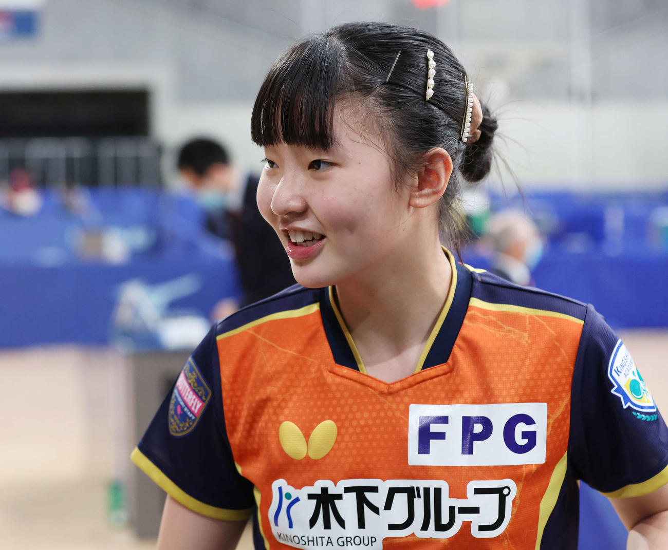 ジュニア女子4回戦勝利し、笑顔の張本美（撮影・宮地輝）