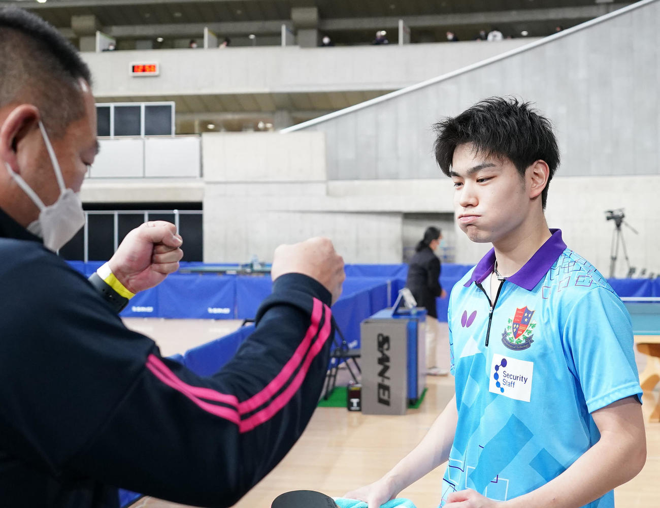 男子シングルス5回戦で丹羽に勝利した横谷（撮影・鈴木みどり）