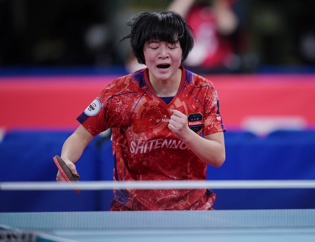 横井咲桜対出雲美空　ポイントを奪い雄たけびを上げる横井（撮影・垰建太）