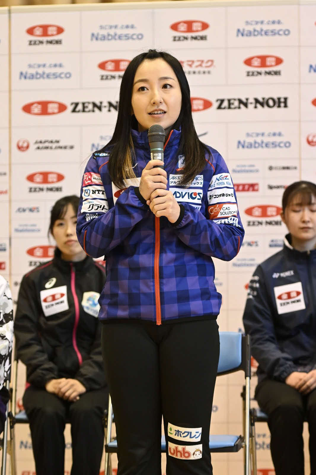 カーリング日本選手権の合同記者会見に臨んだロコ・ソラーレの藤沢（C）JCA IDE