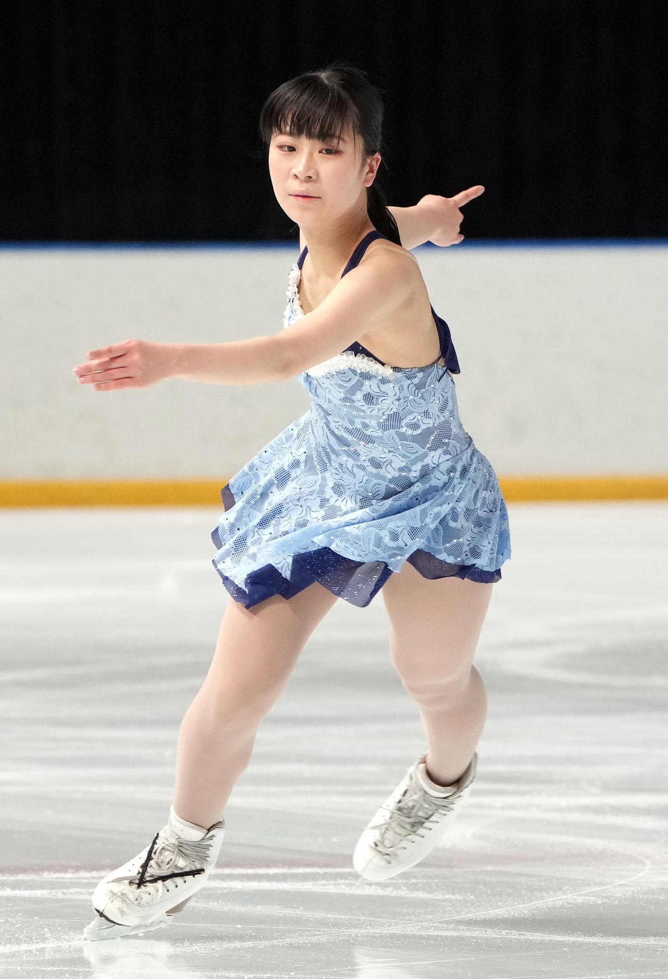 少年女子SPで演技する村岡（岡山）（撮影・狩俣裕三）