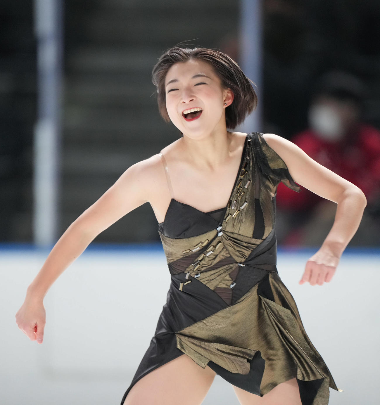 成年女子SPで笑顔はつらつな演技を見せる坂本（兵庫）（撮影・狩俣裕三）