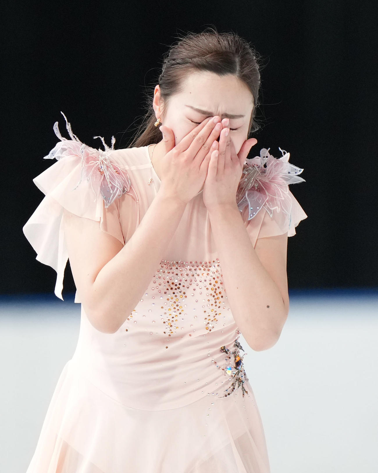 成年女子SPの演技後、泣き出す久保（京都）（撮影・狩俣裕三）