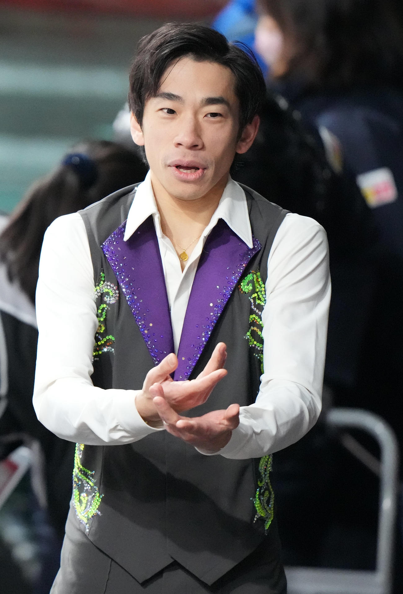 成年男子SPの演技後、コミカルに再現する織田（大阪）（撮影・狩俣裕三）