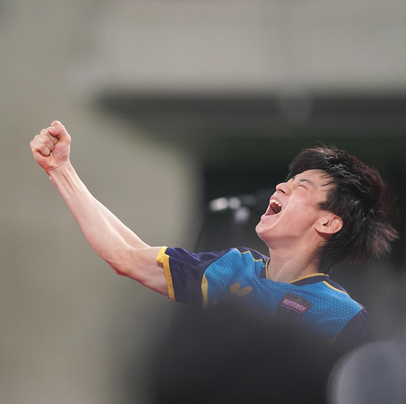 張本智和対戸上隼輔　決勝を制した戸上は歓喜の「ダーッ！」（撮影・垰建太）