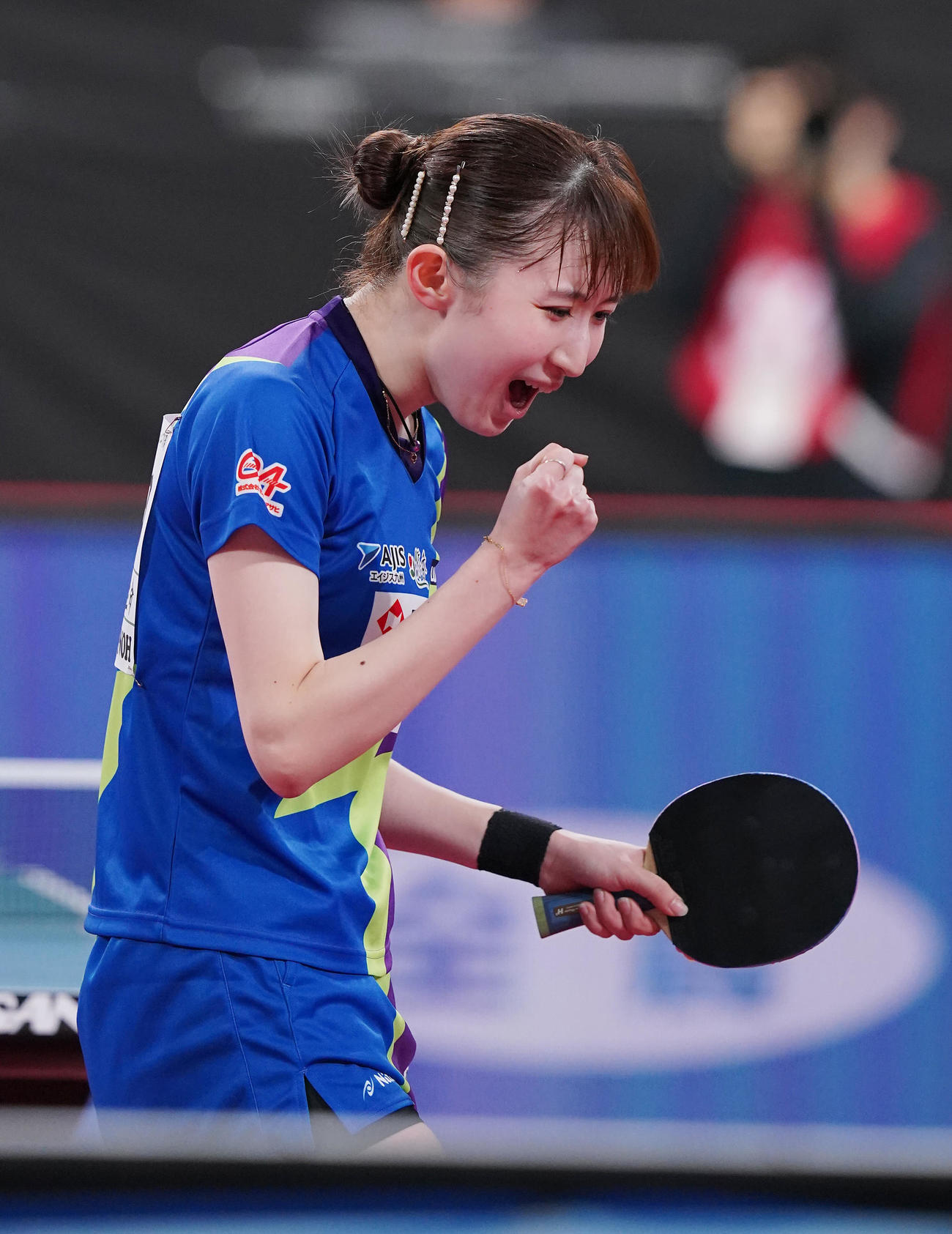 早田ひな対木原美悠　女子シングルスを制した早田は雄たけびを上げる（撮影・垰建太）