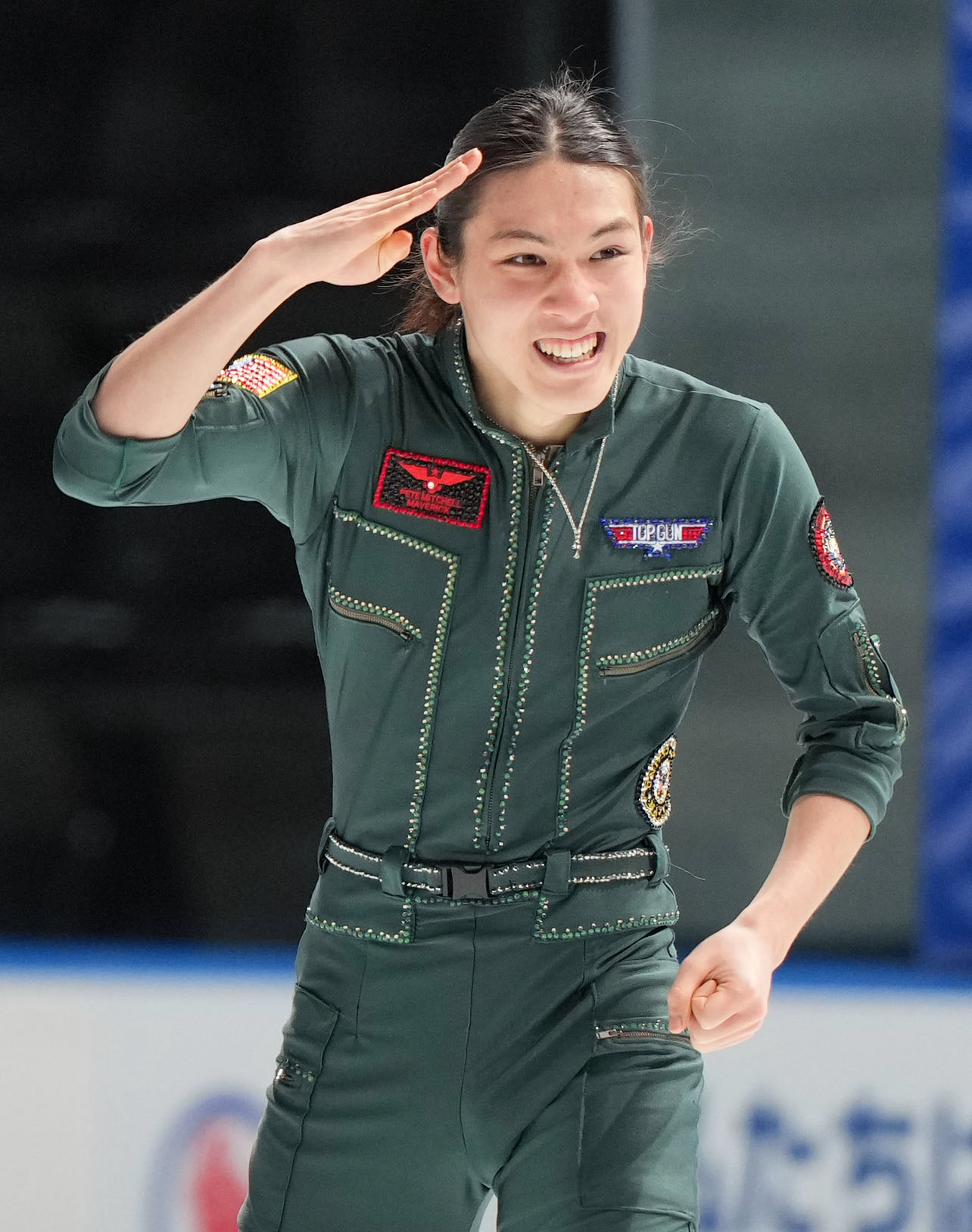 成年男子フリーの演技後、敬礼ポーズを見せる大島（埼玉）（撮影・狩俣裕三）