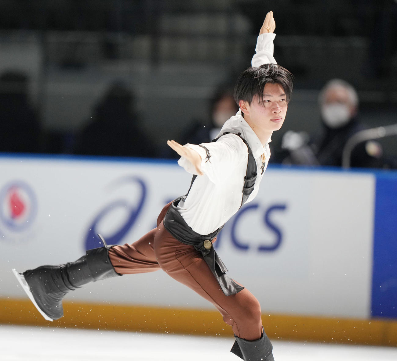成年男子フリーで演技を見せる吉岡（兵庫）＝（撮影・狩俣裕三）