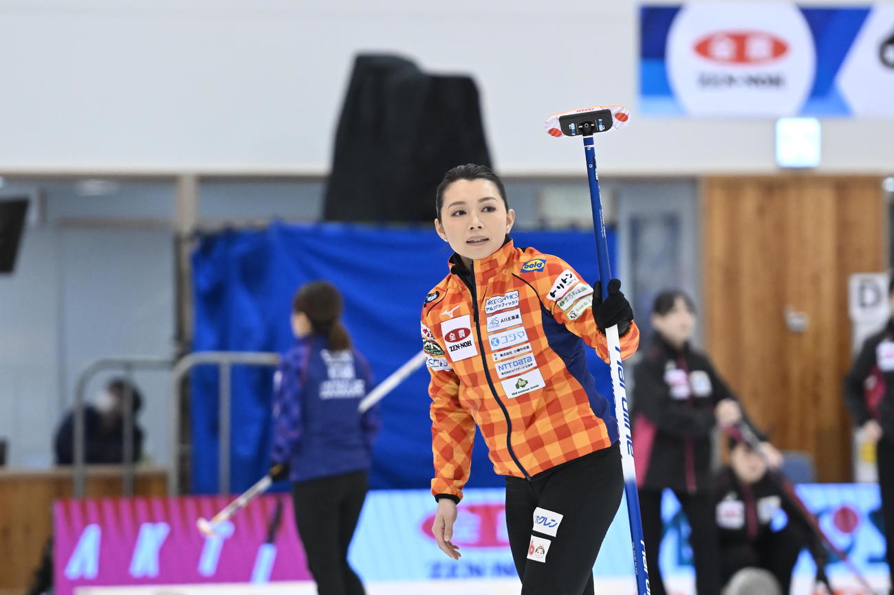 ロコ・ソラーレ戦に臨んだLS北見の本橋麻里（C）JCA IDE