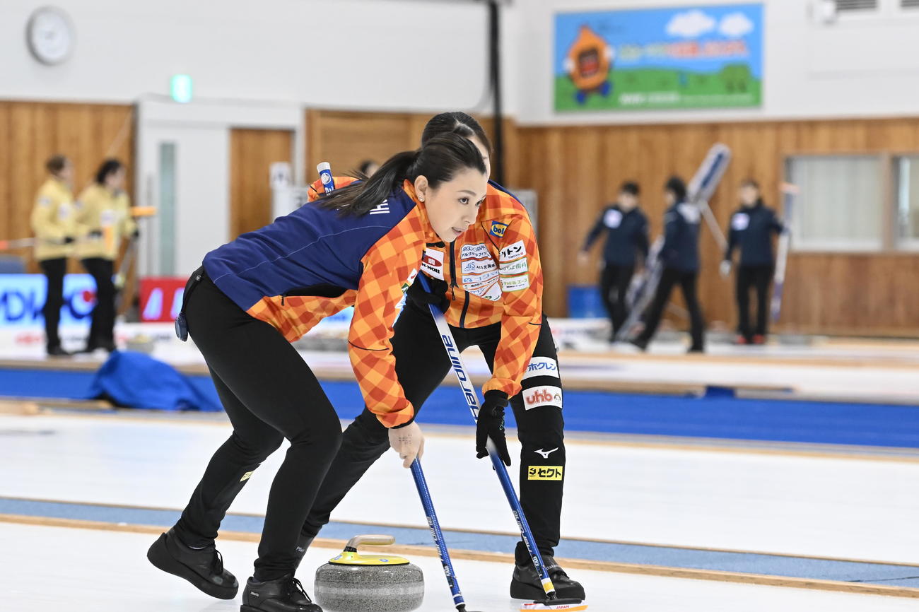 ロコ・ソラーレ戦に臨んだLS北見の本橋麻里（C）JCA IDE