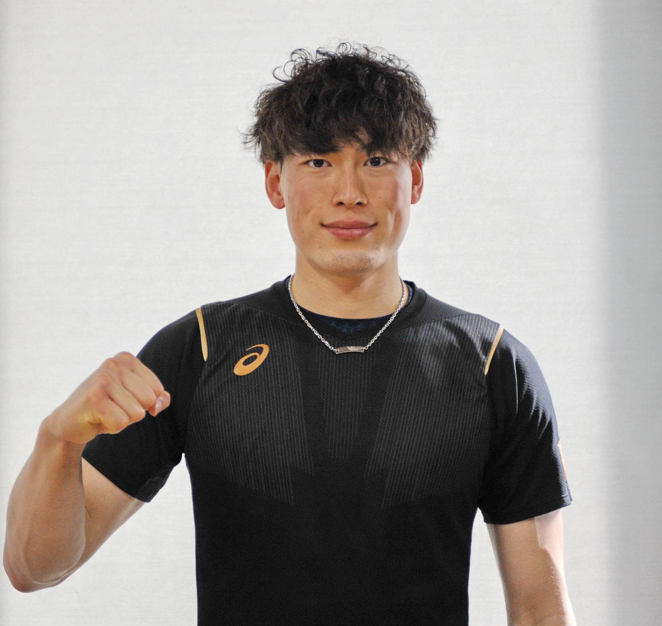 ガッツポーズを決める東レMB西本