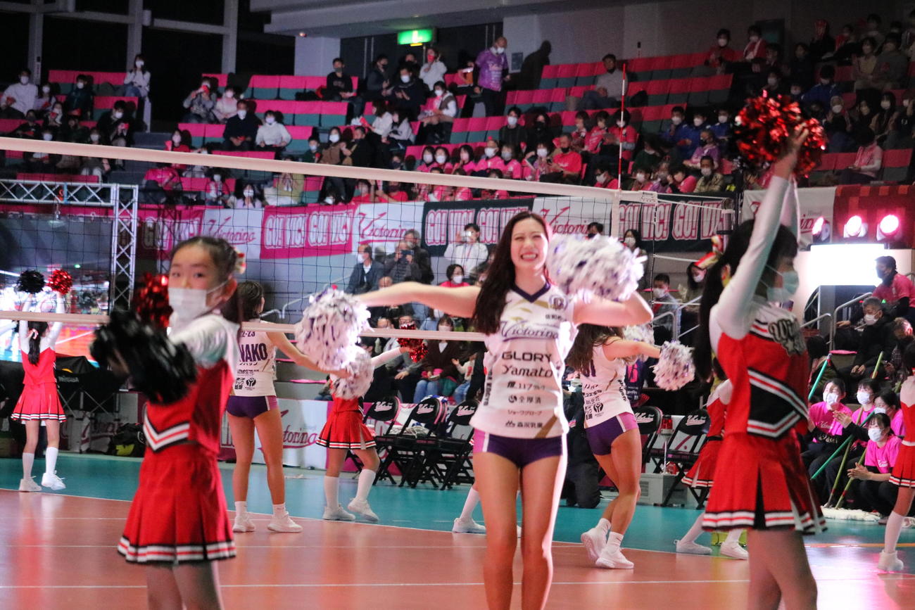 Vリーグの姫路対東レを盛り上げたチアガール