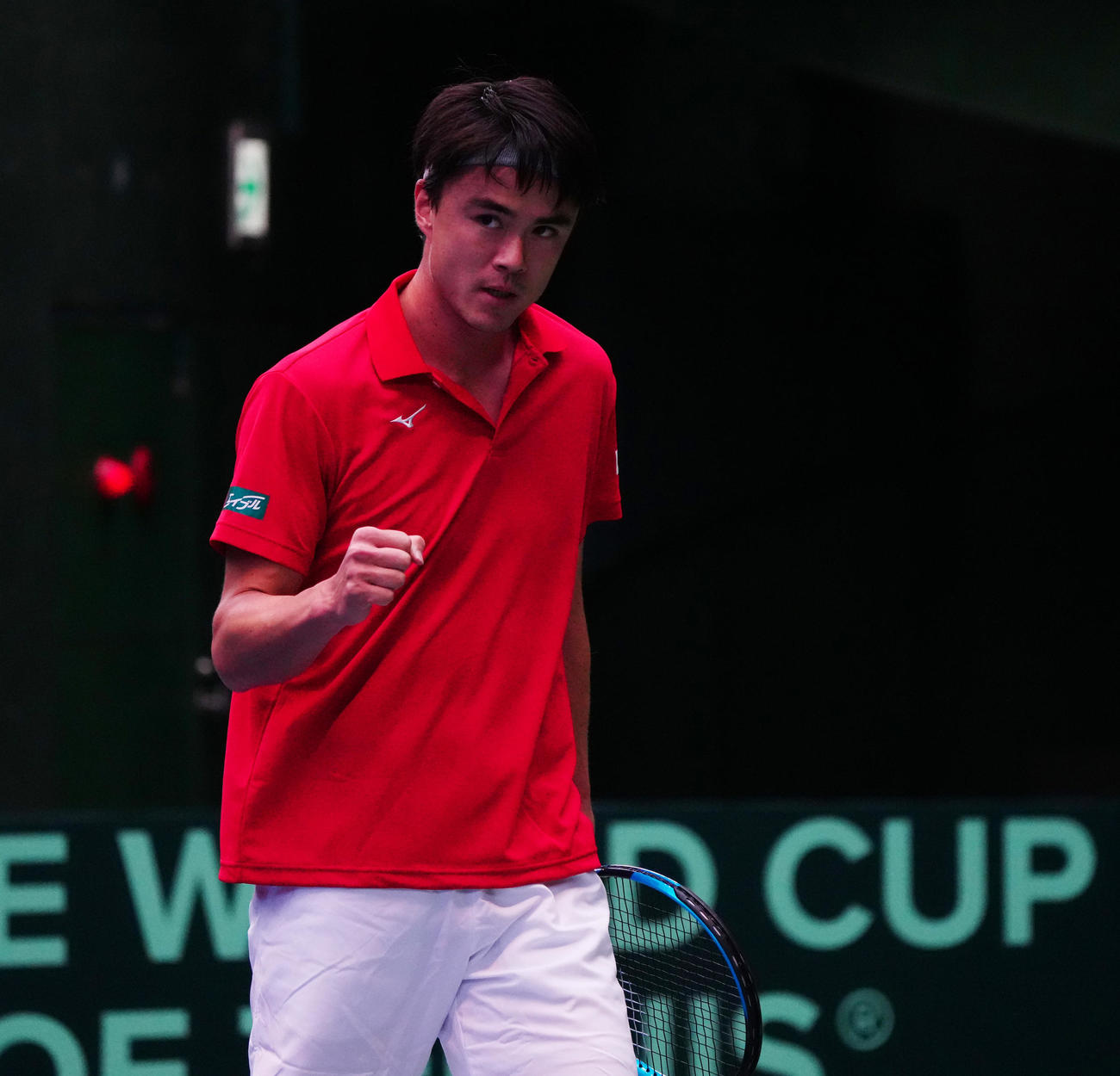 デビスカップ国別対抗戦　日本対ポーランド　ダニエル太郎対カツペル・ズク　ポイントを奪ったダニエル（撮影・清水貴仁）