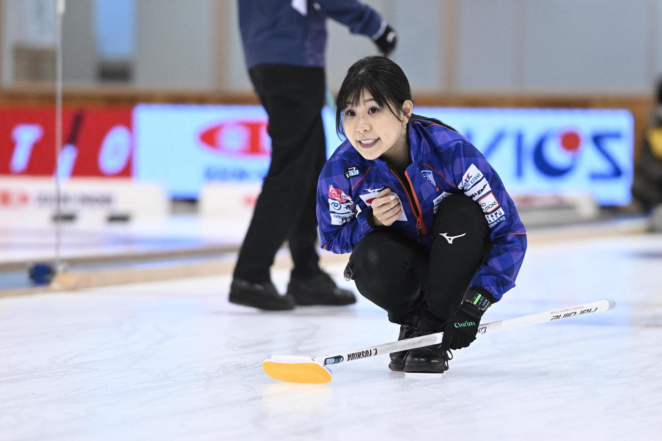 ロコ・ソラーレ対SC軽井沢　指示を出す吉田夕（C）JCA IDE