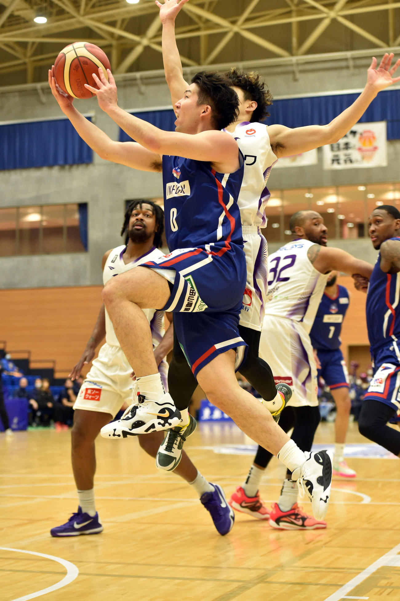 第1Q、シュートする青森会田
