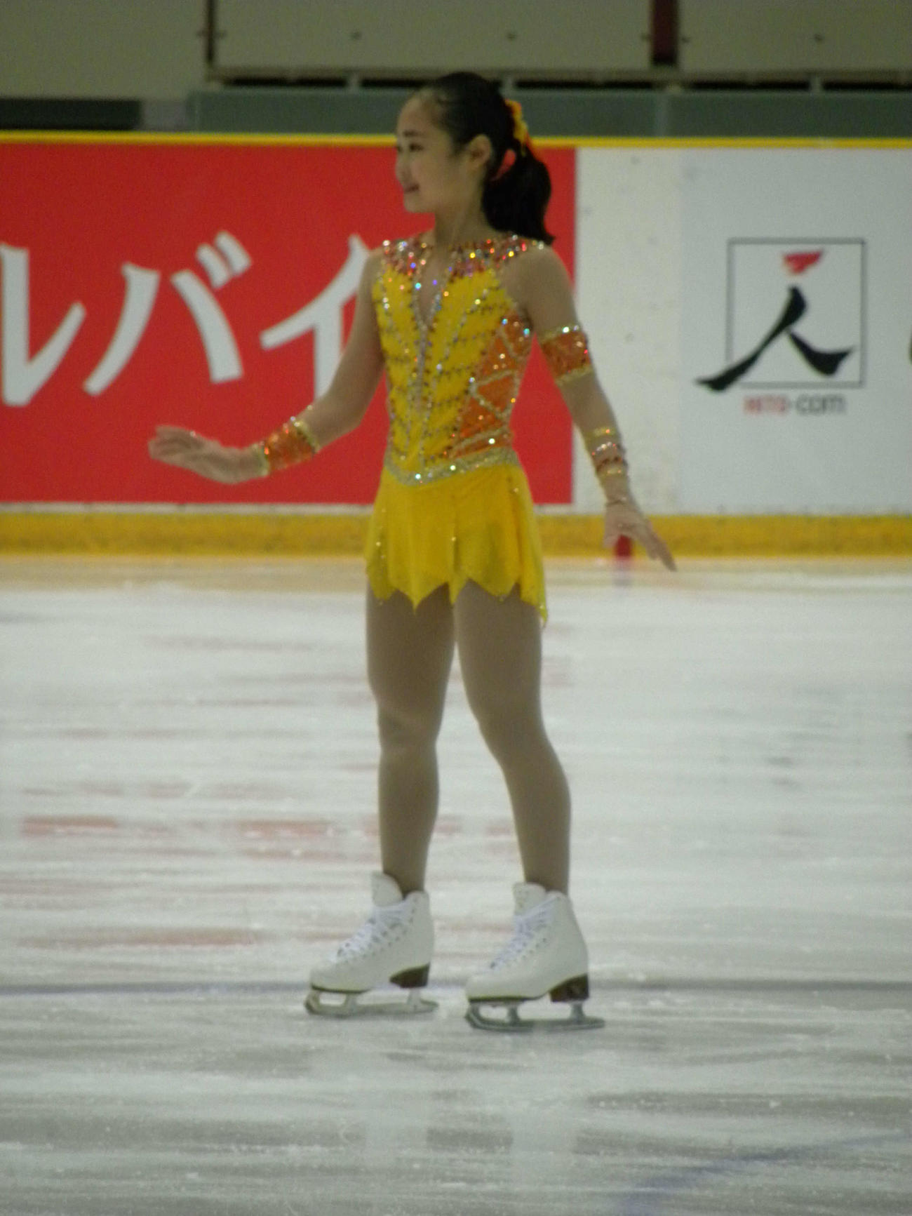 全国中学校大会のショートプログラムで笑顔を見せる島田麻央（撮影・松本航）