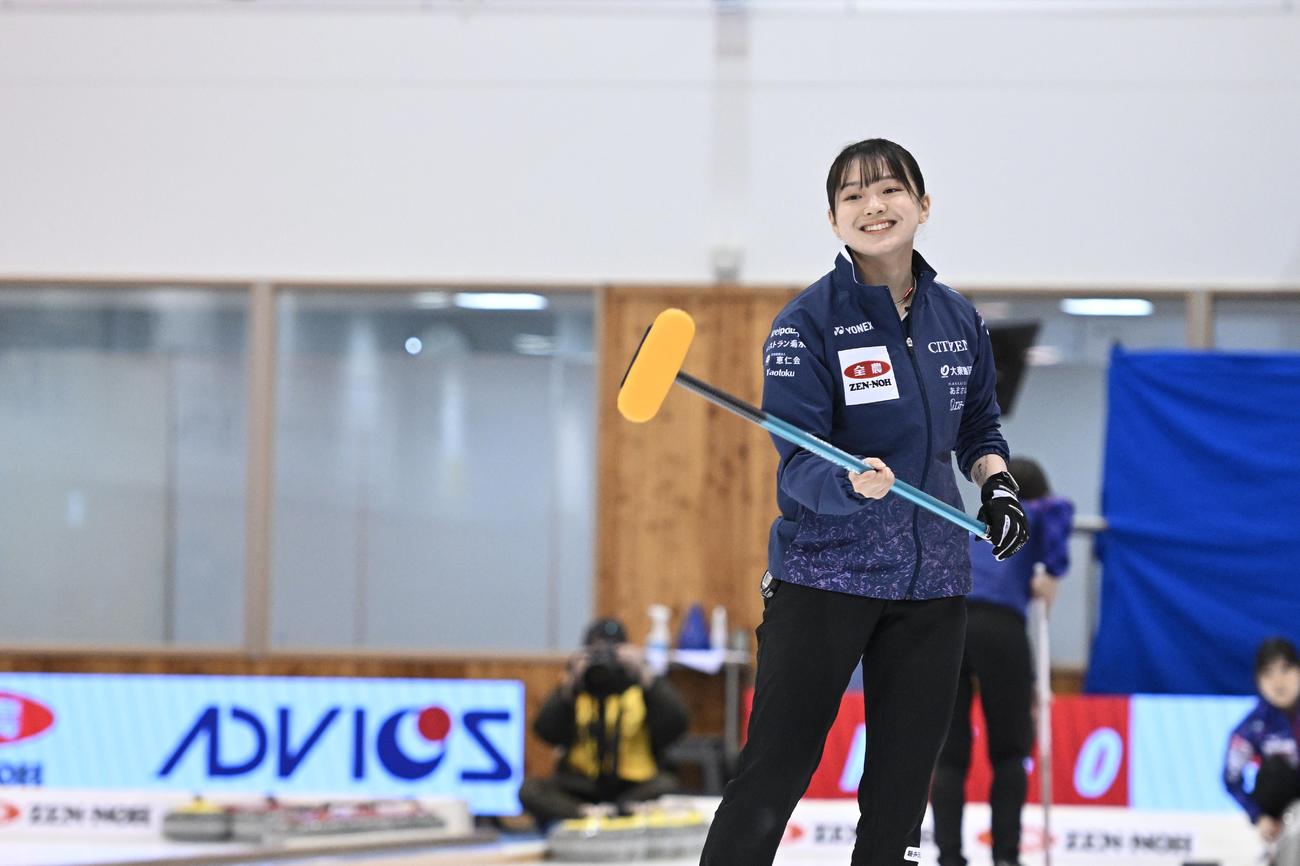 笑顔のSC軽井沢クラブ上野美優（C）JCA IDE