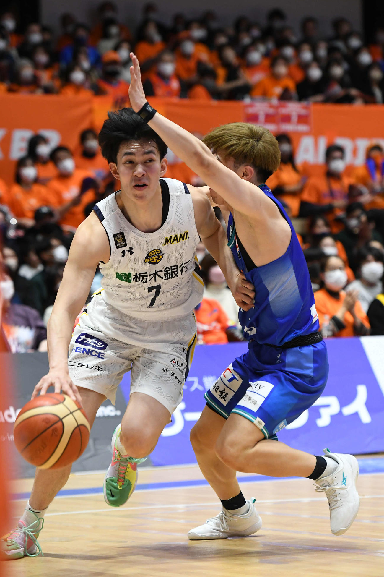 新潟対宇都宮　鮮烈なデビューを飾った宇都宮小川はドライブで切れ込む（コピーライトB.LEAGUE）