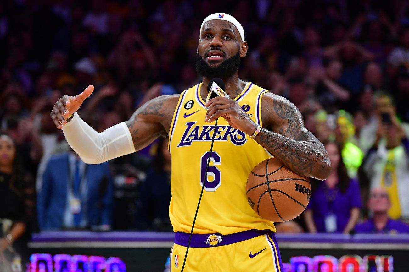 NBA歴代最多得点記録を打ち立てたジェームズ（ロイター）