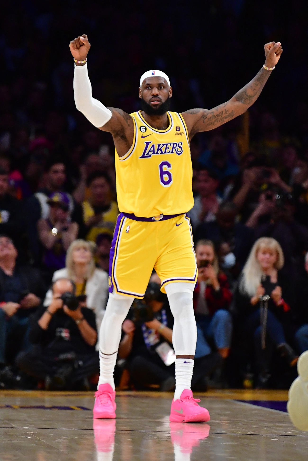 NBA歴代最多得点記録を打ち立てたジェームズ（ロイター）