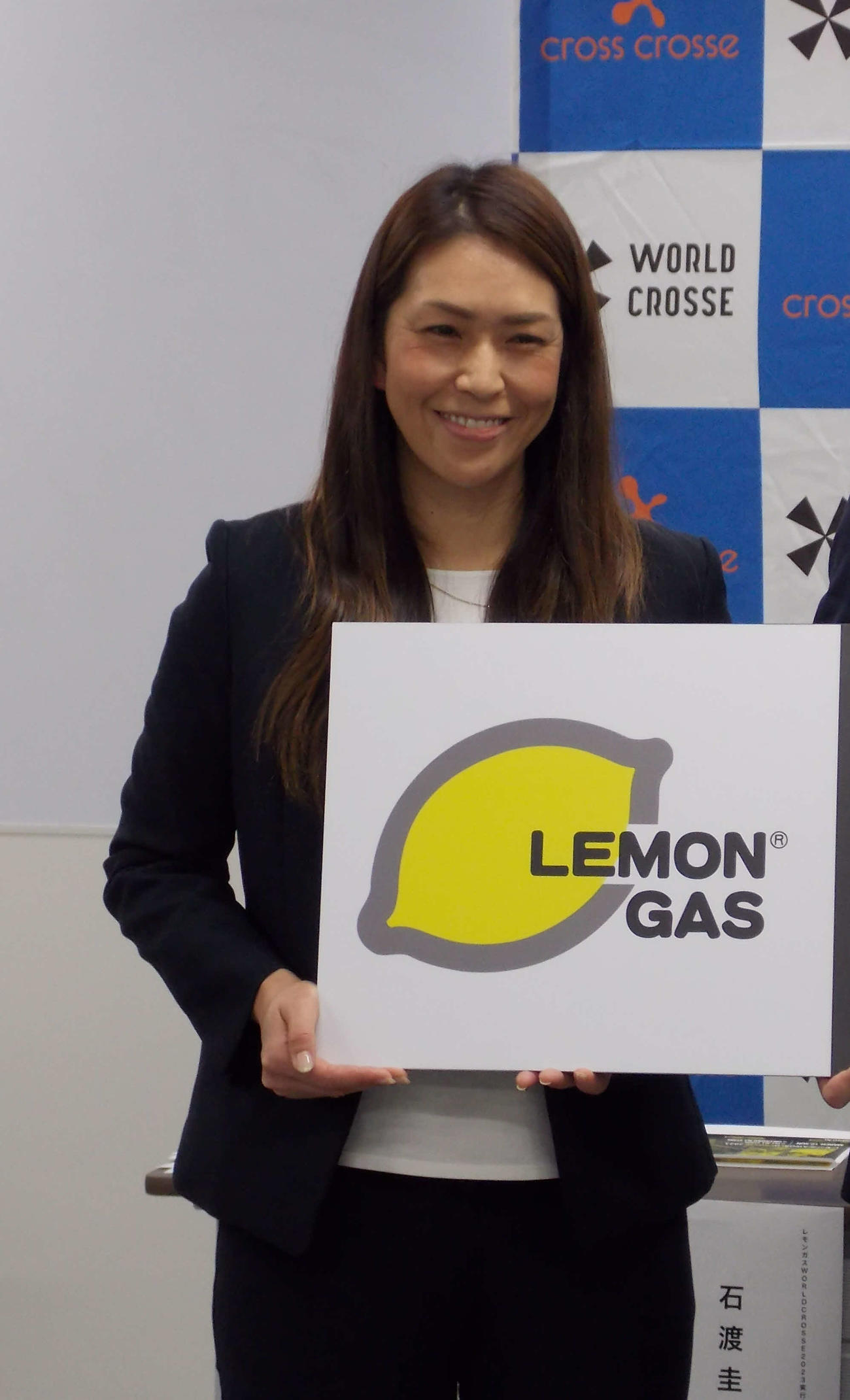 「レモンガスWORLD CROSSE2023」の記者会見に臨んだプロラクロス選手の山田幸代（撮影・松本航）