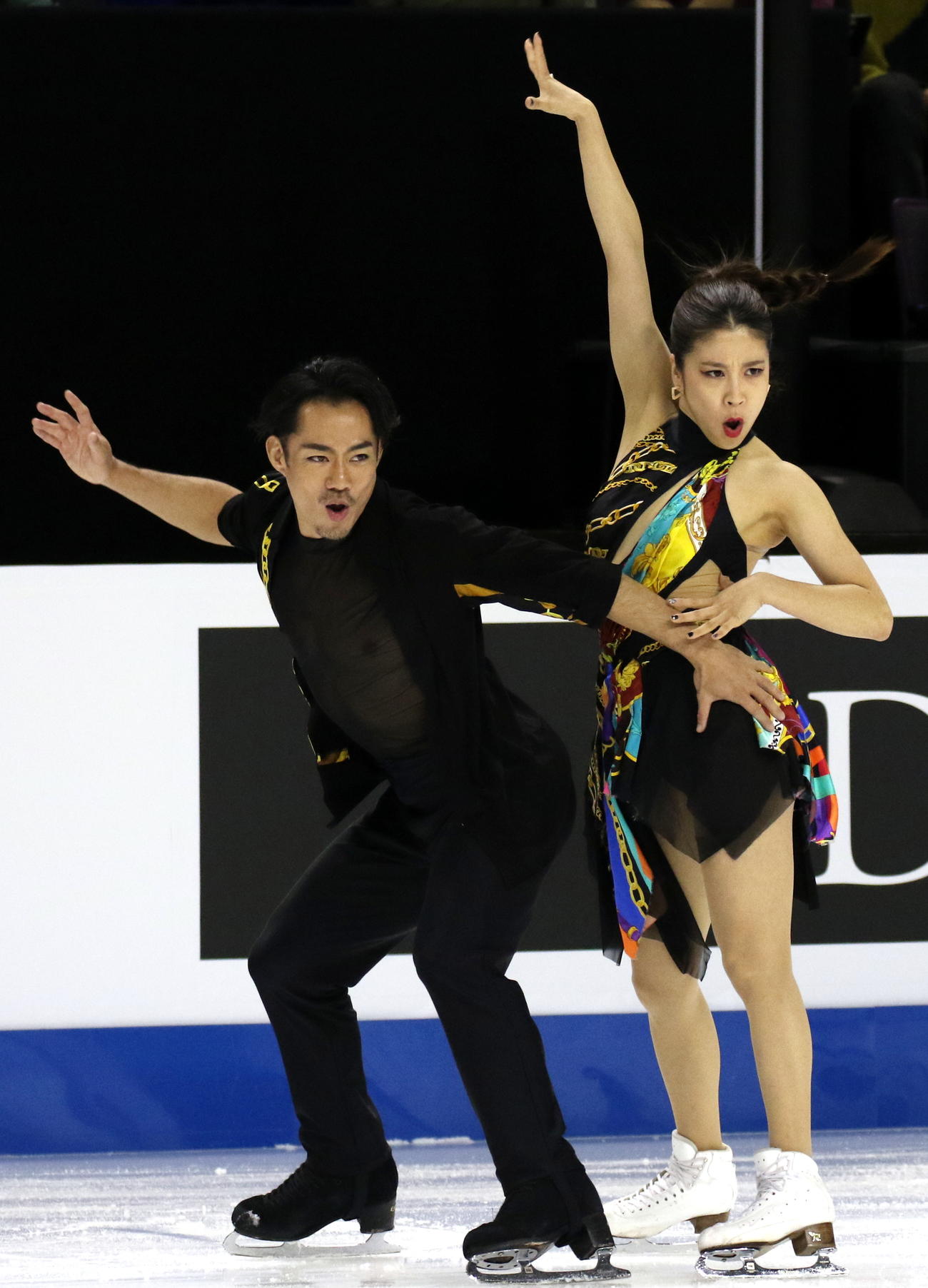 フィギュアスケート4大陸選手権　アイスダンス・リズムダンス（RD）で舞い踊る「かなだい」村元哉中（右）高橋大輔組（撮影・木下淳）