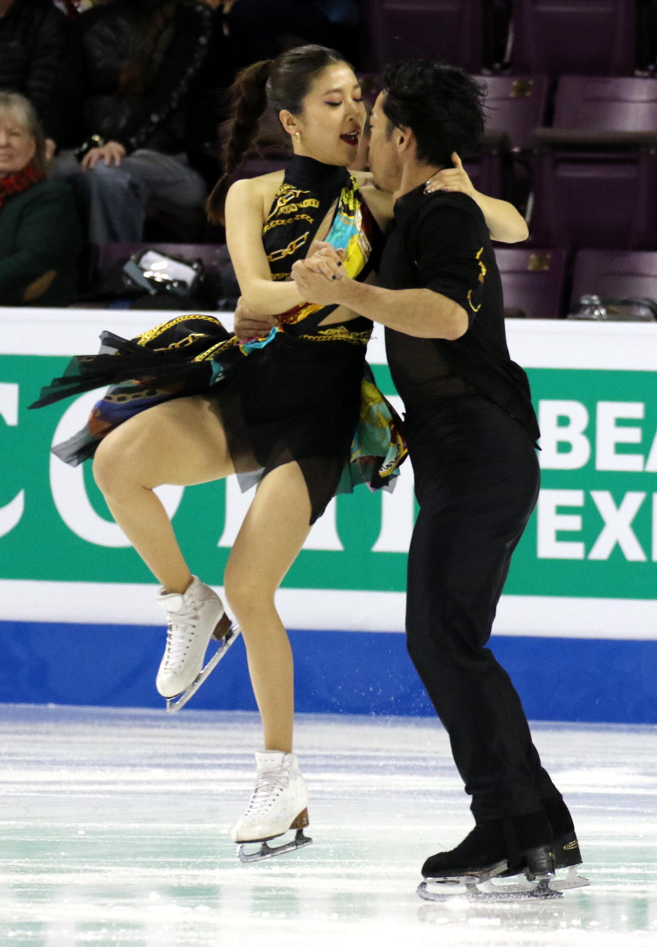 フィギュアスケート4大陸選手権　アイスダンス・リズムダンス（RD）で舞い踊る「かなだい」村元哉中（左）高橋大輔組（撮影・木下淳）