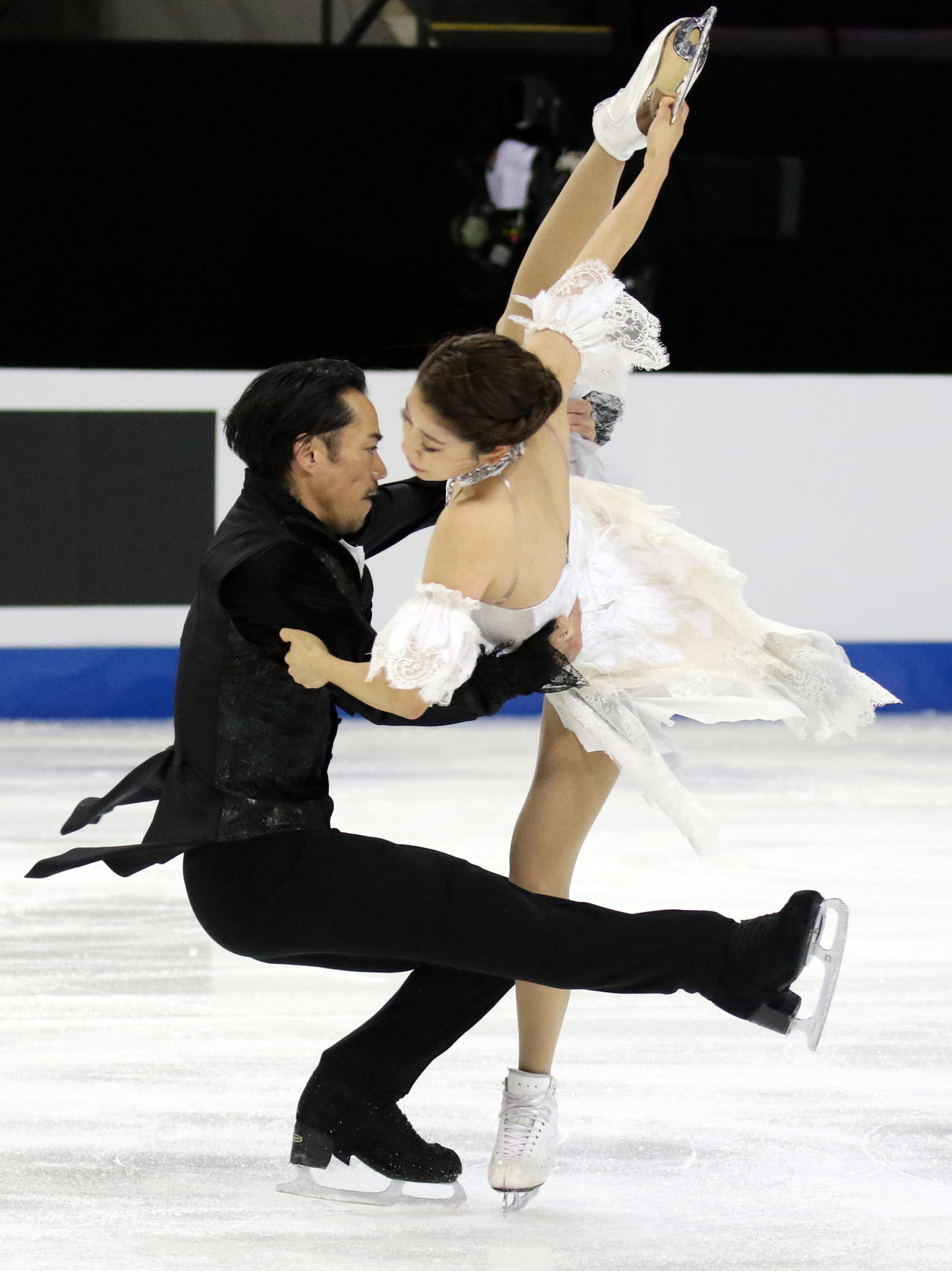 フィギュアスケート4大陸選手権　アイスダンス公式練習で「オペラ座の怪人」を通して舞った「かなだい」村元哉中（右）高橋大輔組（撮影・木下淳）