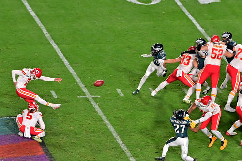 勝利フィールドゴールを蹴ったチーフスのKブッカー（ロイター＝USA TODAY Sports）