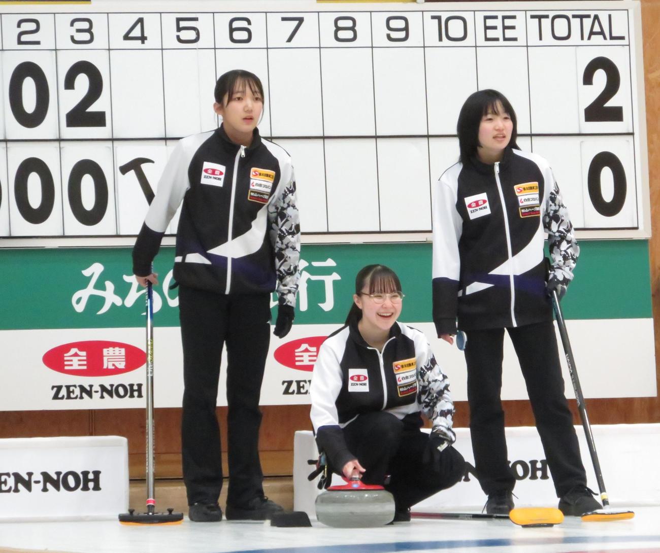 決勝で声を掛け合う東北選抜の選手たち（撮影・峯岸佑樹）