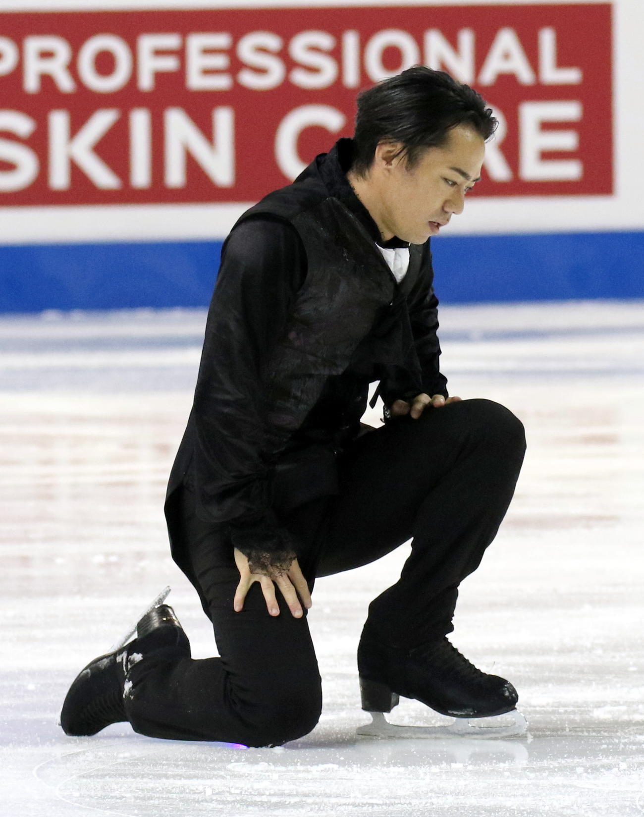 フィギュアスケート4大陸選手権　フリーダンス（FD）で2度の転倒があり、演技終了の瞬間、ぼうぜんとした表情になった高橋大輔（撮影・木下淳）