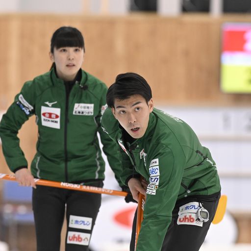 園部・荻原ペアと対戦する松村千（左）谷田組（C）JCA IDE