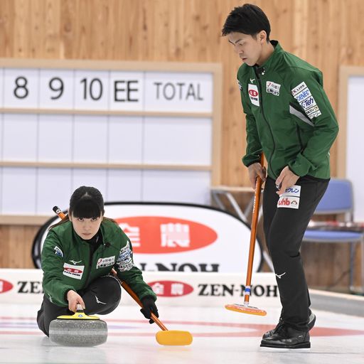 園部・荻原ペアと対戦する松村千（左）谷田組（C）JCA IDE