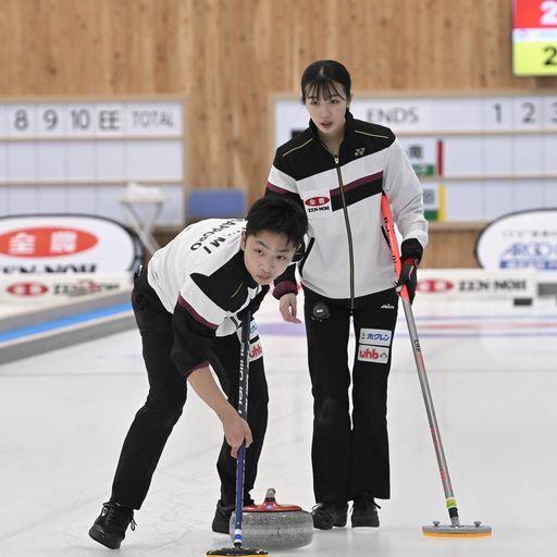 松村・谷田組と対戦する南（左）敦賀組（C）JCA IDE