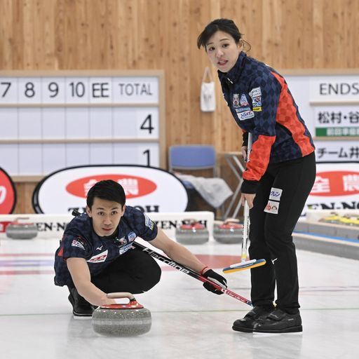 園部・荻原組と対戦する清水（左）吉田知組（C）JCA IDE