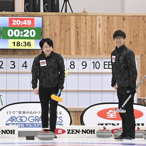 チーム北村と対戦する横山（左）と森本（C）JCA IDE